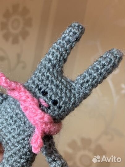 Вязаная игрушка зайчик, ручной работы