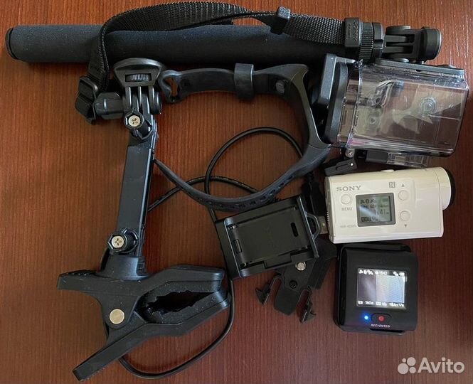 Экшн-камера Sony HDR-AS300 с аксессуарами