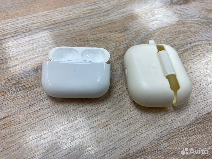 Кейс Apple AirPods Pro-А2190