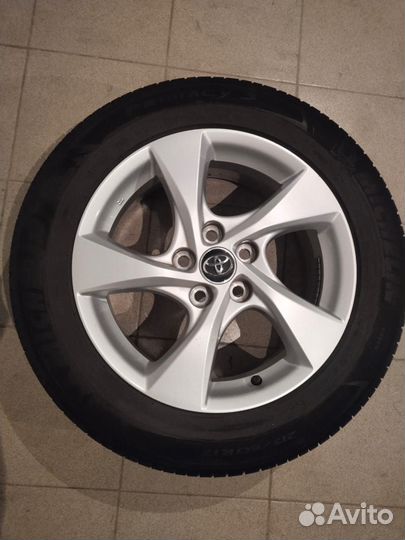 Колеса Toyota 215/60 R17 литые диски летние шины