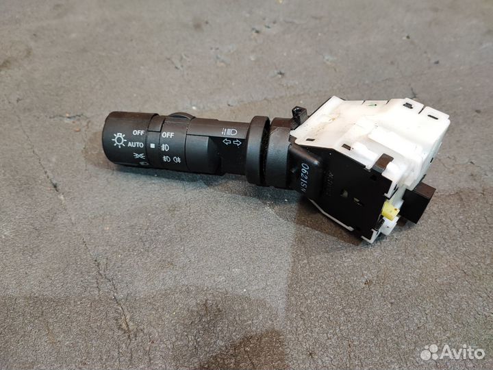 Переключатель поворотов Nissan Qashqai j10 рест