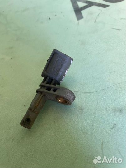 Датчик ABS правый Volkswagen Touareg 7L дорест