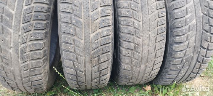 Kumho I'Zen KW22 215/65 R16 98T