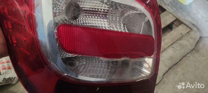 Задний левый фонарь Лада калина 2