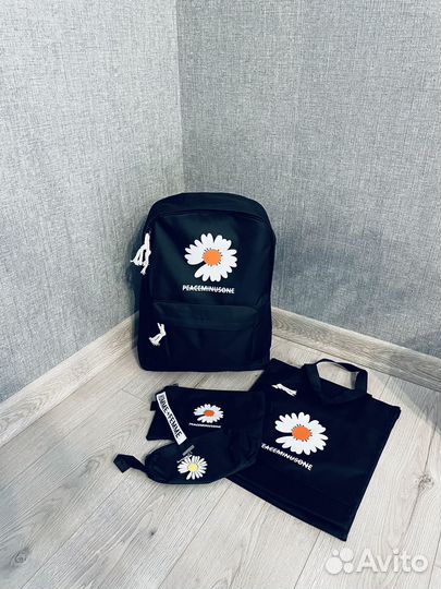 Рюкзак 4 в 1 школьный новый в наличии