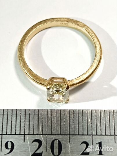 Золотое кольцо с бриллиантом 1,11 карат