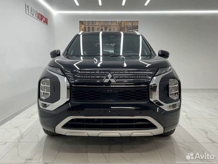 Mitsubishi Outlander 2.5 CVT, 2023, 40 км