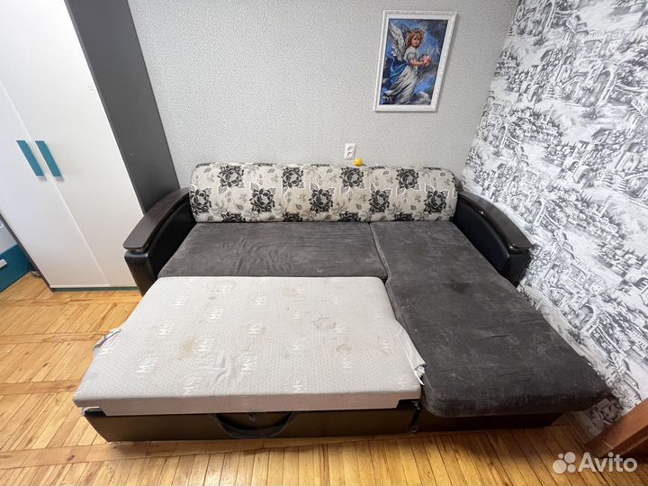 Диван