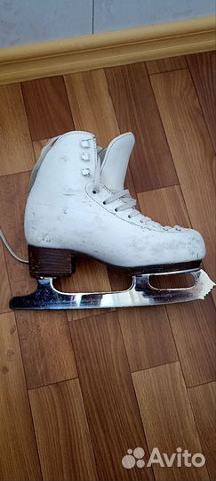 Фигурные коньки risport