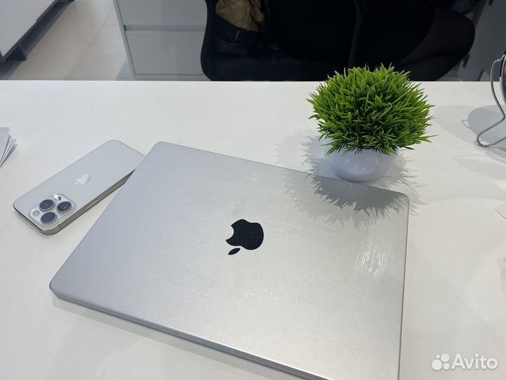 Apple macbook pro 14 m3 8/512 gb