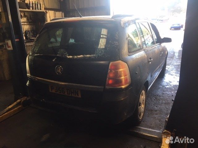 Разбор на запчасти Opel Zafira B