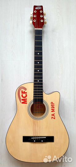 Акустическая гитара