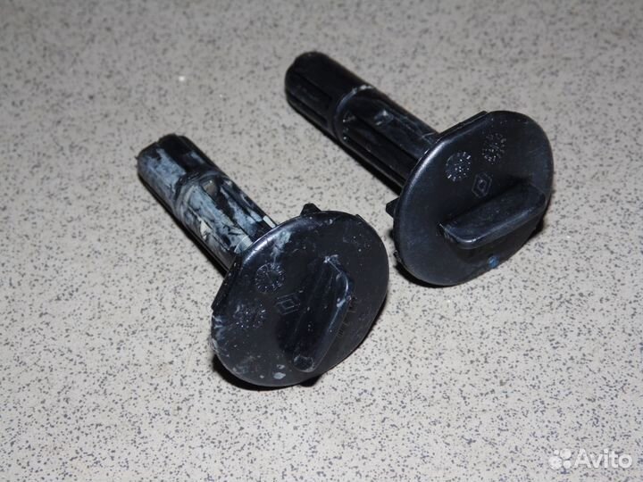 Кронштейны радиатора Рено Логан 2