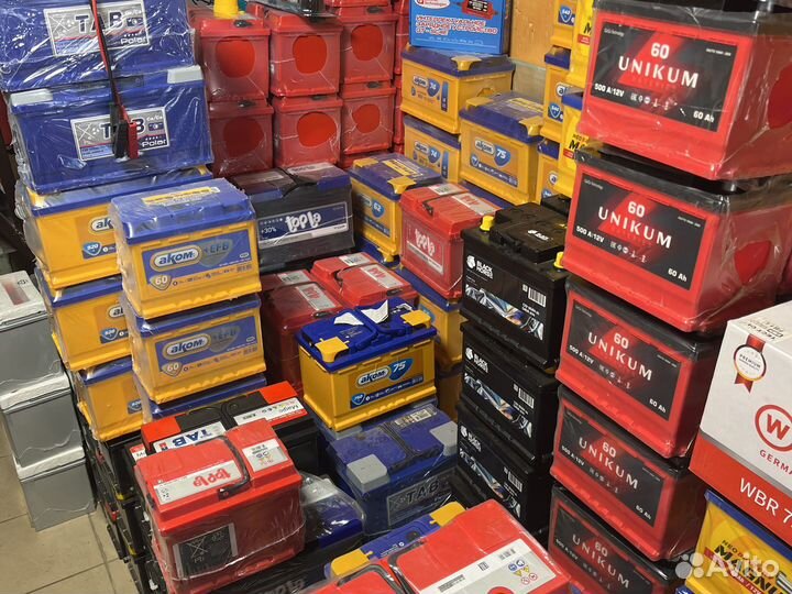 Аккумулятор автомобильный 64 ток 620