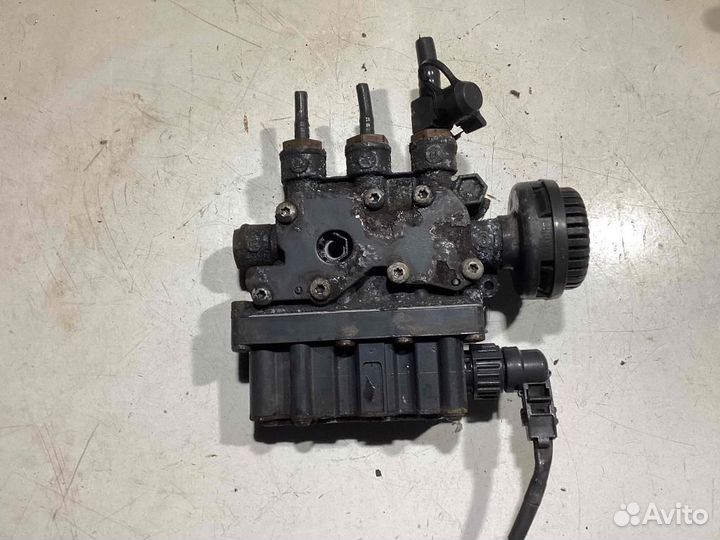 Кран уровня пола Mercedes-Benz Truck Axor