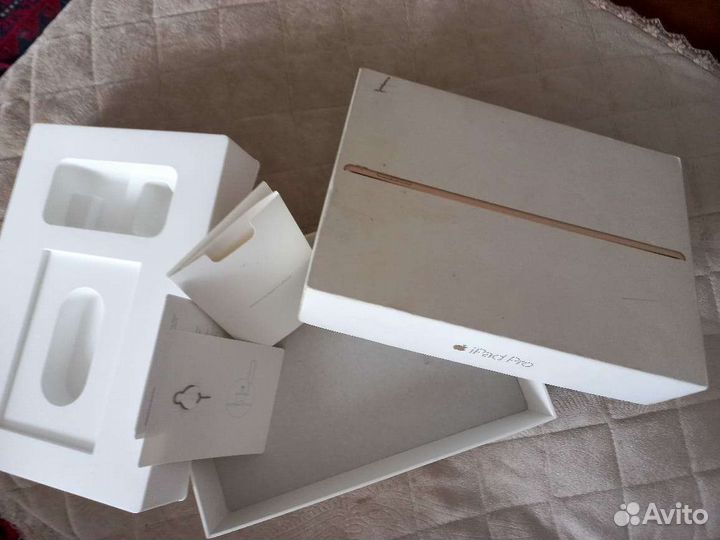 iPad pro 32 Гб золотой