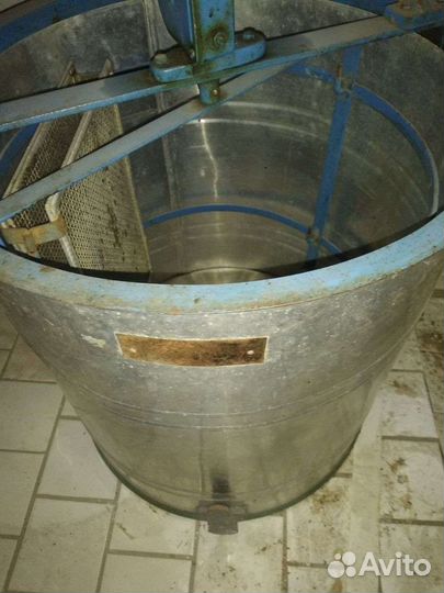 Медогонка двухрамочная оциркованная