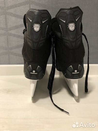 Коньки хоккейные