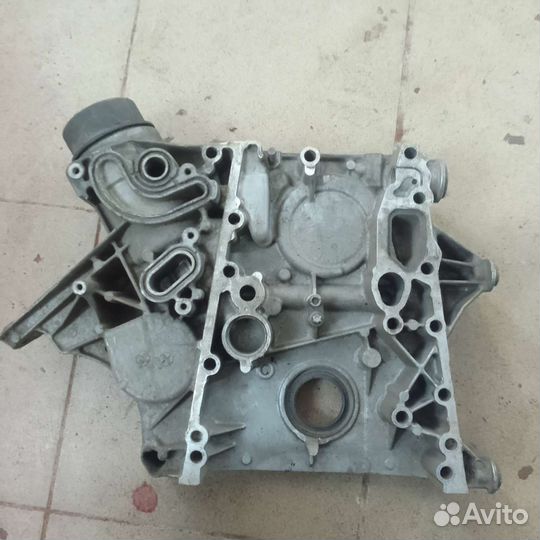 Крышка двигателя передняя Мерседес r6460151002