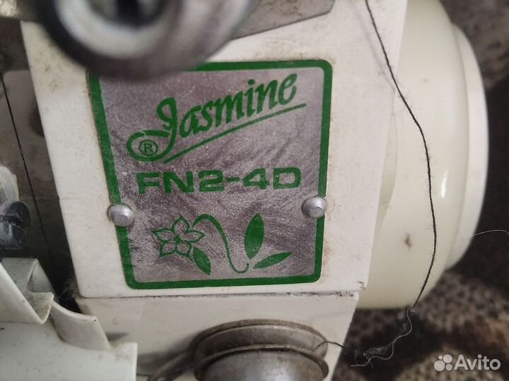 Продам оверлок 4 нитки. Полностью рабочий