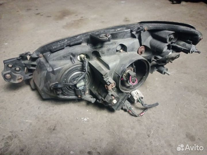 Фара галогеновая правая Subaru Impreza GG2 лиса