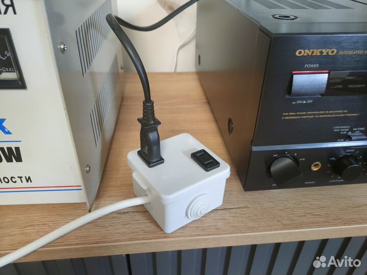 Понижающий трансформатор220 100в стабилизированный