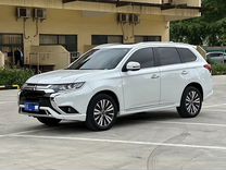 Mitsubishi Outlander 2.4 CVT, 2021, 33 000 км, с пробегом, цена 2 600 000 руб.