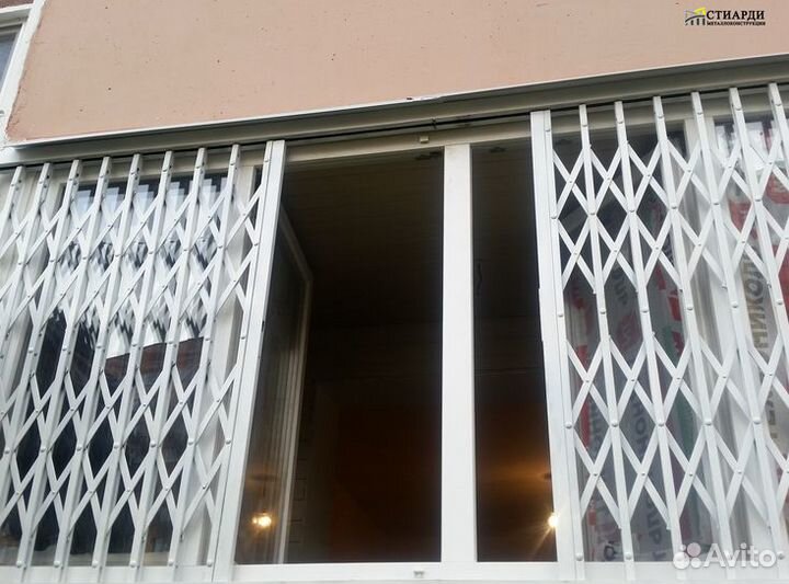 Решетки раздвижные металлические на окна