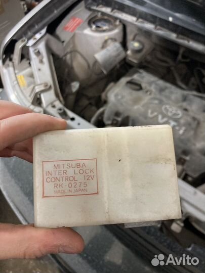 Блок управлением дверьми Honda