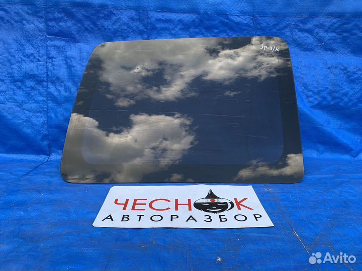 Стекло кузовное глухое заднее правое Jeep Patriot