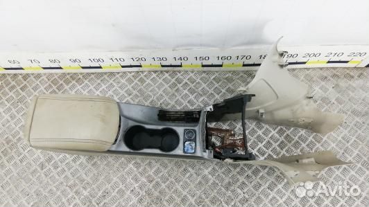 Подлокотник центральный ford escape 3 (2MF03IX01)