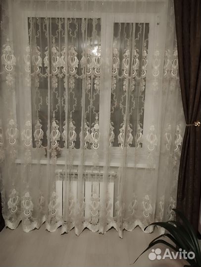 Тюль с вышивкой