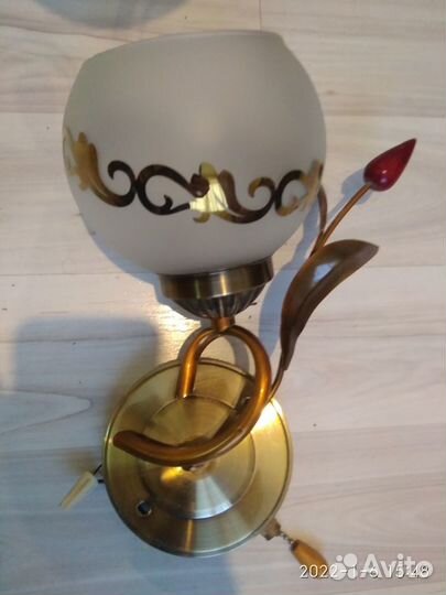 Продам люстру, бра и плафон