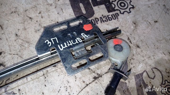 Стеклоподъемник задний правый Chevrolet Niva