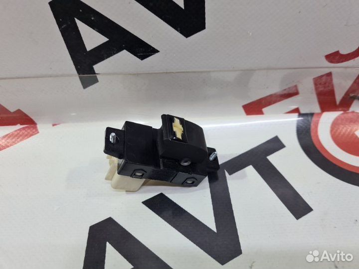 Кнопка стеклоподъемника Chevrolet Captiva C100 LE5