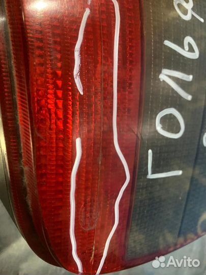 Фольксваген Гольф 4 фонарь задний правый с дефекто