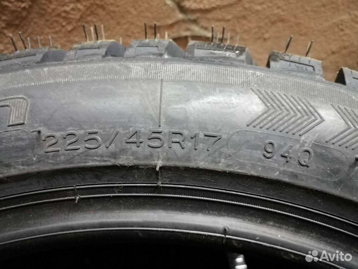 Bfgoodrich G-Force Stud 225/45 R17 94Q