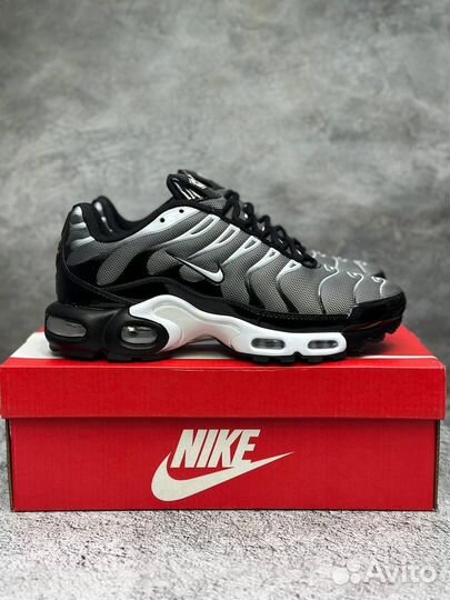 Кроссовки Nike Air Max Tn Plus