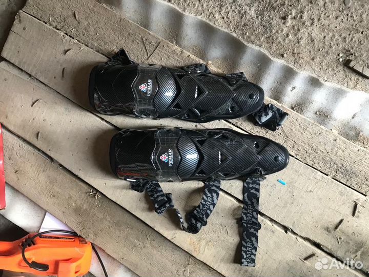 Наколенники