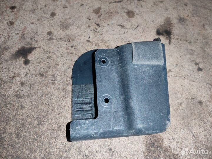 Защитный кожух передний правый Ford Transit