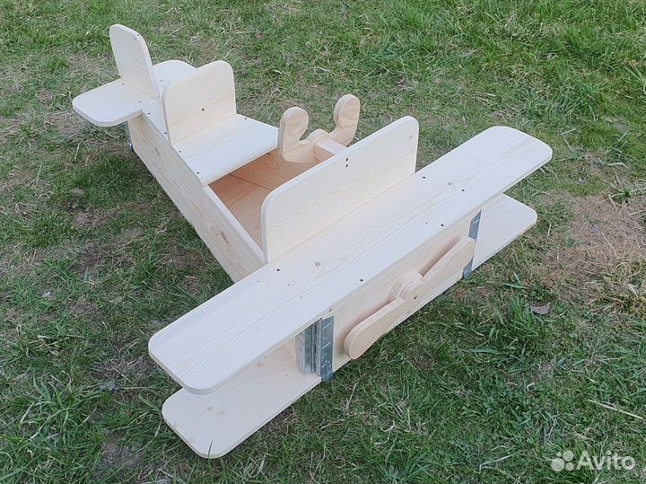 Самолет для детской площадки