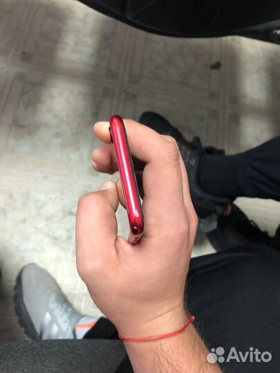 iPhone 8 red