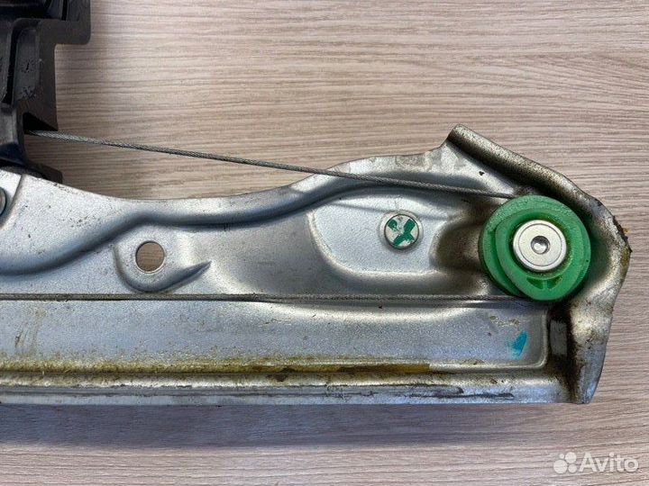 Стеклоподъемник задний правый LADA X-Ray