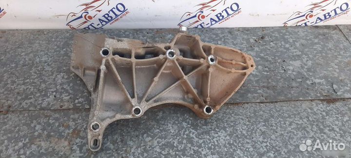 Кронштейн генератора Renault Duster f4r