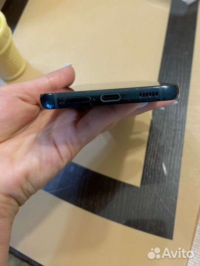 Samsung Galaxy S22, 8/256 ГБ