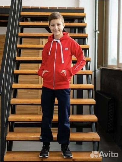 Спортивный костюм новый 122-128