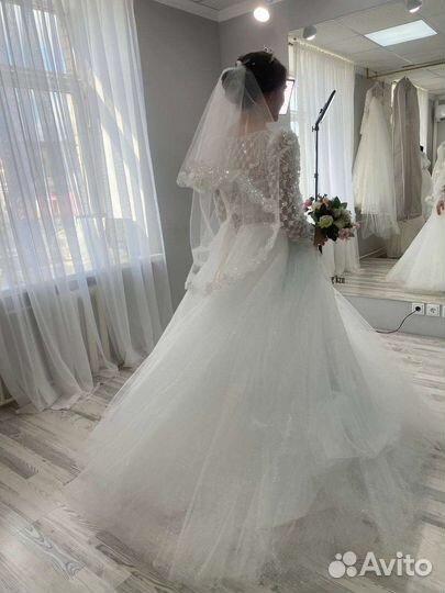 Свадебное платье