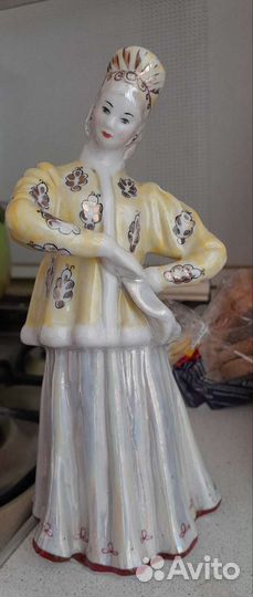 Фарфоровая статуэтка Лебёдушка СССР