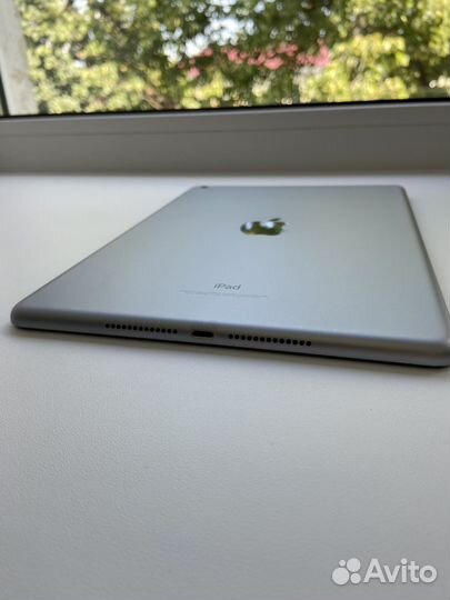 iPad 2018 (6-поколение) WiFi + pencil 1 (оригинал)