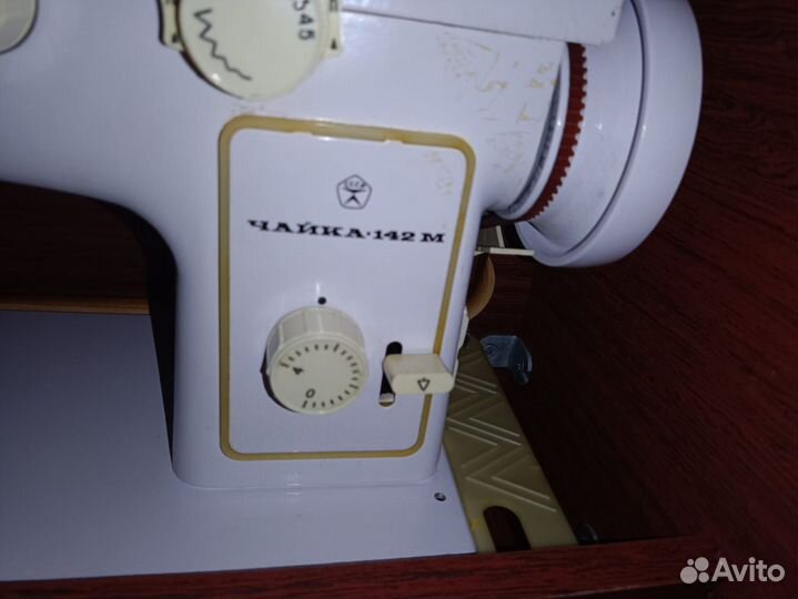 Швейная машина Чайка 142м